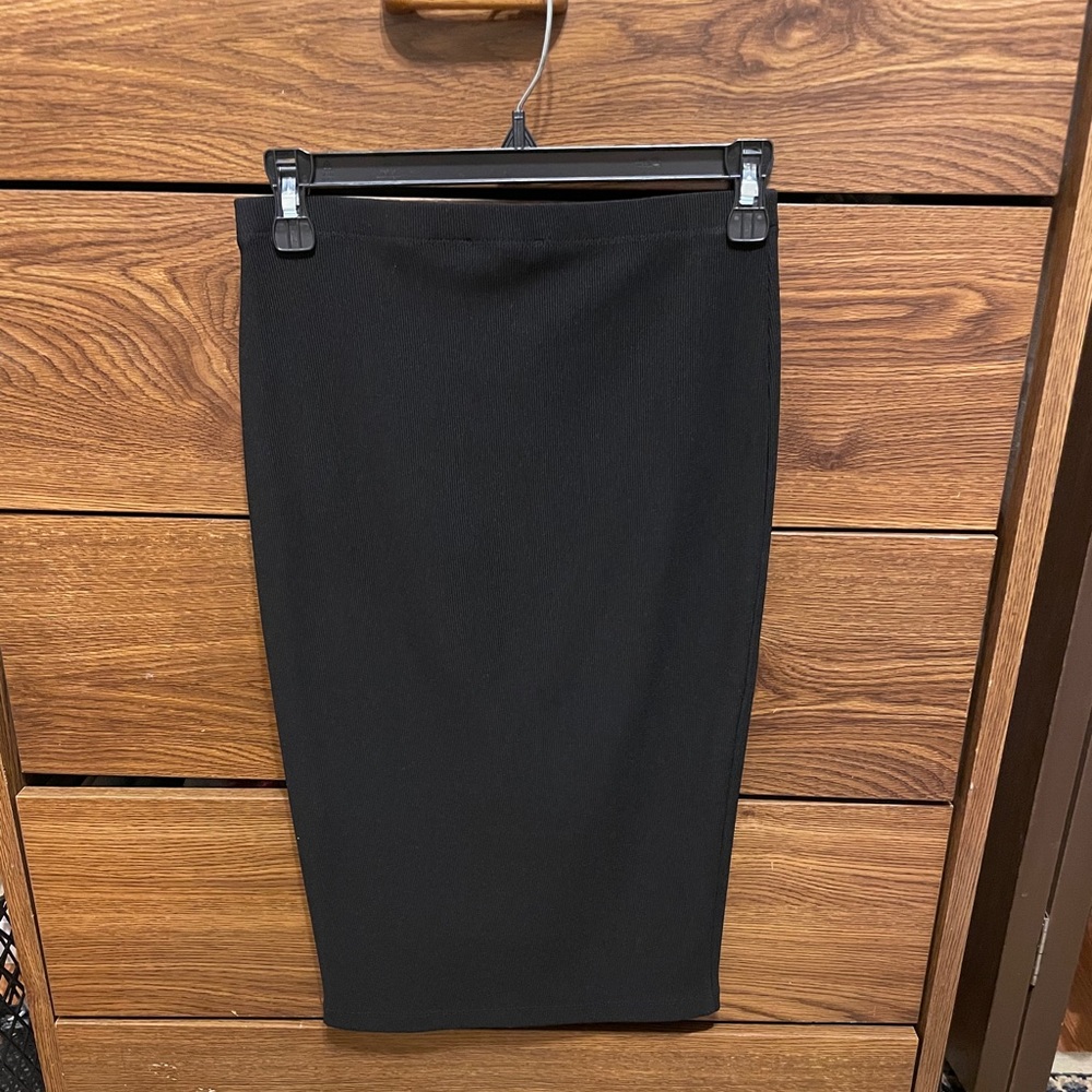 MIDI black bodycon skirt